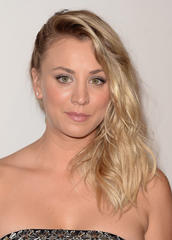 get kaley cuoco's critics choice awards glow!